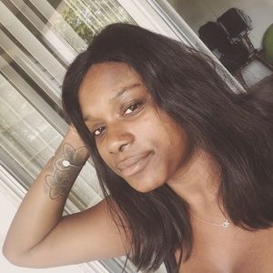 Meet your Posher, Sade